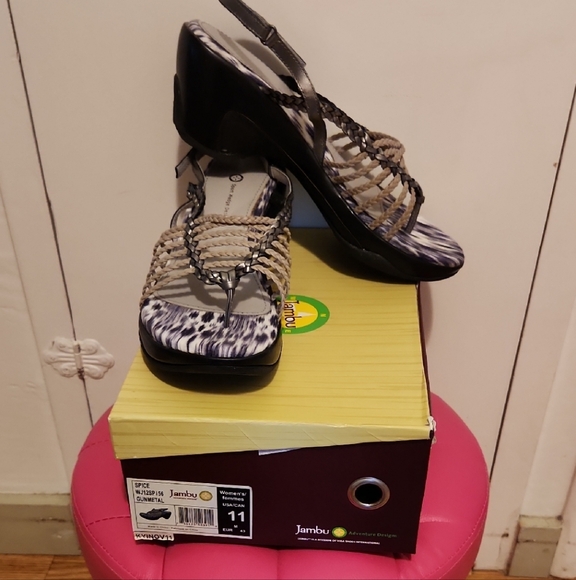 Jambu Shoes - Jambu SPICE Women's Black and Tan Strappy Sandals